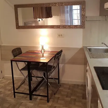 Forville Apartment *