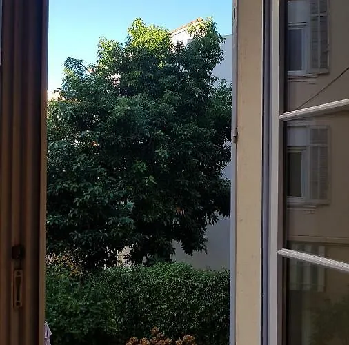 Forville Apartment *
